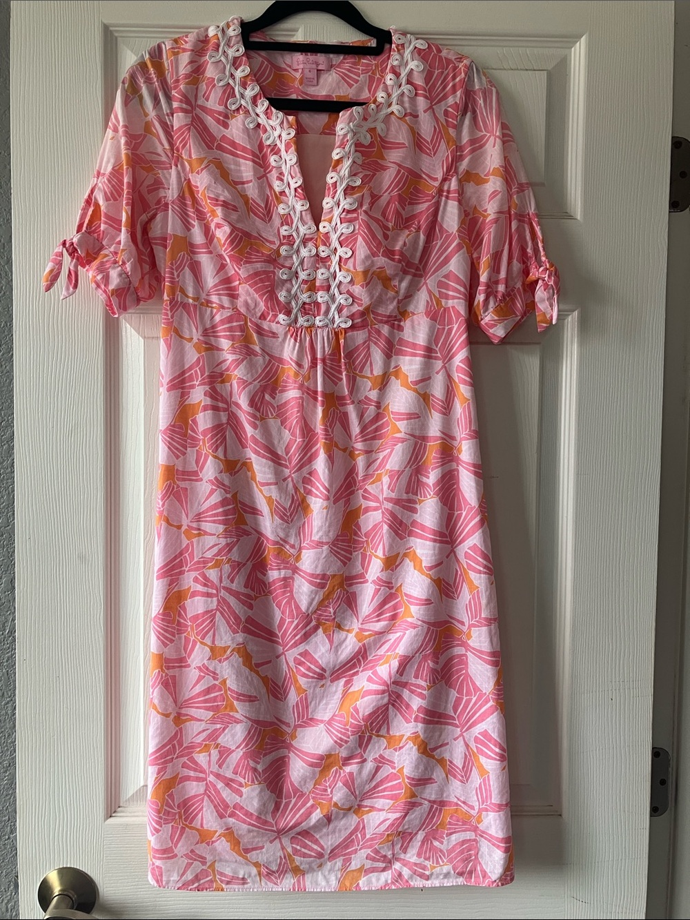 Lilly Pulitzer embroidered neckline tie sleeve dress size 6